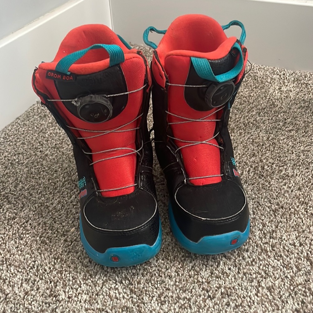 Burton snowboard boots.   Youth size 1.